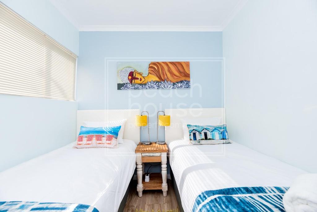 Apartment Warm Contemporary 2-bedroom Apartment- 7 Atlantic Port, Blouberg,