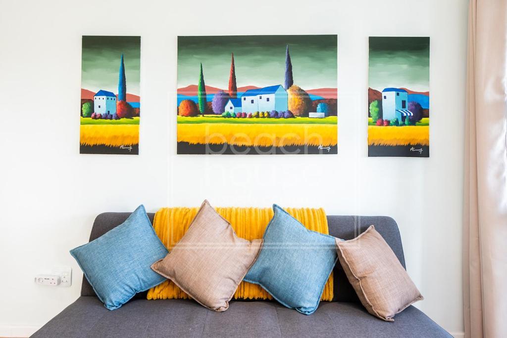Warm Contemporary 2-bedroom Apartment- 7 Atlantic Port, Blouberg, * Cape Town